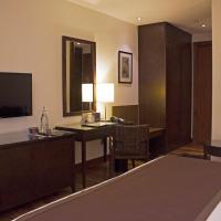 Двухместный (Улучшенный номер с кроватью размера «king-size») отеля City Garden Grand Hotel, Манила