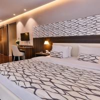 Сьюит (Люкс, вид на море) отеля Hotel Palma, Тиват
