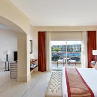 Сьюит (Полулюкс с кроватью размера «queen-size» – Jaz Mirabel Club) курортного отеля Jaz Mirabel Resort, Шарм-эль-Шейх