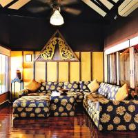 Сьюит (Люкс с видом на пляж) курортного отеля Birds and Bees Resort, Паттайя