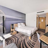 Двухместный (Представительский номер с 1 кроватью размера «queen-size») отеля Novotel Katowice Centrum, Катовице