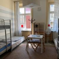 Семейный (Семейный номер с общей ванной комнатой) хостела Hostel Aleje 28, Краков