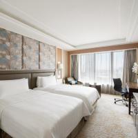 Двухместный (Tower Wing Deluxe Room - Book Early and Save with Flexibility) отеля Edsa Shangri-La, Manila, Манила