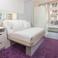 Двухместный (Коттедж «Премиум» с кроватью размера «queen-size» и окном) отеля Yotel San Francisco, Сан-Франциско