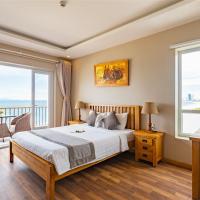 Двухместный (Queen Room with Balcony - Sea Front) отеля Jazz Hotel, Дананг