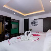 Семейный (Семейный номер с балконом) отеля Hanoi Lullaby Hotel and Travel, Ханой