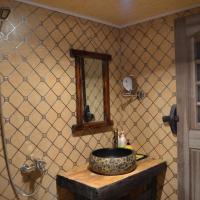 Двухместный (Улучшенный номер с кроватью размера «queen-size») гостевого дома Timeless Inn, Шангри-Ла (Тибет)