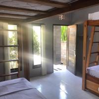 Номер (Кровать в общем 4-местном номере для мужчин и женщин) гостевого дома Bali Beats Guesthouse Uluwatu, Улувату