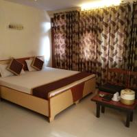 Двухместный (Улучшенный двухместный номер с 1 кроватью) отеля Hotel Sweet Dreams, Джайпур