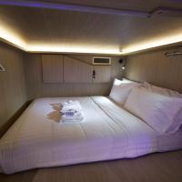 Номер (Queen Capsule in Mixed Dormitory Room (Lower Bunk)) капсульного отеля Cube Boutique Capsule Hotel @ Kampong Glam, Сингапур (город)