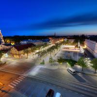 Сьюит (Люкс с 1 спальней, балконом и видом на город) отеля Pärnu Hotel, Пярну
