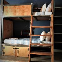 Номер (Общий 4-местный номер для мужчин и женщин) хостела Deep Ellum Hostel, Даллас