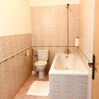 Двухместный (Стандартный двухместный номер с 1 кроватью и ванной) отеля Hotel Orlan, Братислава