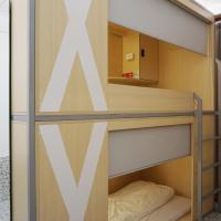 Номер (Bed in 12-Bed in Female Dormitory Room) хостела WeFlow Hostel (Shanghai Xintiandi), Шанхай