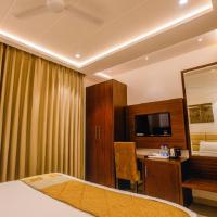 Двухместный (Deluxe Double Room with 10% discount on F&B) отеля Hotel Ten Square, India, Агра