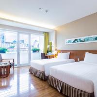 Двухместный (Улучшенный двухместный номер Делюкс с 1 кроватью) отеля Saigon Hotel, Хошимин