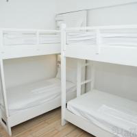 Четырехместный (Четырехместный номер эконом-класса) отеля Heroes Hotel, Манила