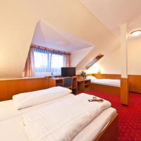 Трехместный (Стандартный трехместный номер) отеля Novum Hotel Primus Frankfurt Sachsenhausen, Франкфурт-на-Майне