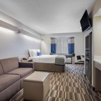 Сьюит (Queen Room - Mobility Accessible Suite/Non-Smoking) отеля Microtel Inn & Suites by Wyndham Atlanta Buckhead Area, Атланта