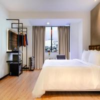 Двухместный (Grand Deluxe Double Room with City View and Pool Access) отеля Cititel Central Saigon, Хошимин