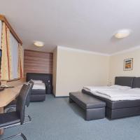 Трехместный (Трехместный номер) отеля Hotel Ganslhof, Зальцбург