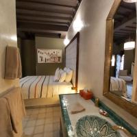 Сьюит (Люкс "Сальма") отеля Riad Les Nuits de Marrakech, Марракеш