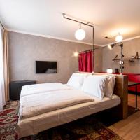 Двухместный (Двухместный номер с 1 кроватью или 2 отдельными кроватями и ванной комнатой) отеля Miss Sophie's Downtown, Прага