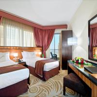 Апартаменты (Апартаменты с 3 спальнями) апарт-отеля Al Majaz Premiere Hotel Apartments, Шарджа