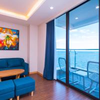 Сьюит (Люкс с кроватью размера «king-size» и балконом) отеля Vung Tau Riva Hotel, Вунгтау