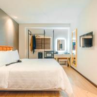 Двухместный (Grand Superior with Rooftop Pool) отеля Ngoc Ha Hotel Saigon - District 1, Хошимин