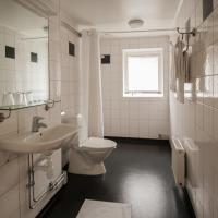 Четырехместный (Четырехместный номер) отеля Slottshotellet Budget Accommodation, Кальмар