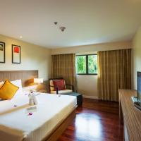 Сьюит (Люкс с кроватью размера «king-size») отеля Novotel Phuket Surin Beach Resort, Пхукет