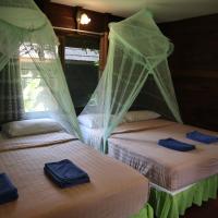 Номер (Семейное бунгало с видом на сад и вентилятором) курортного отеля Khao Sok Morning Mist Resort, Сураттхани