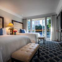 Сьюит (Роскошный двухместный люкс) отеля Beverly Hills Plaza Hotel & Spa, Лос-Анджелес