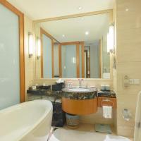 Двухместный (Номер с кроватью размера «king-size» и видом во внутренний двор) отеля West Lake State Guest House, Ханчжоу