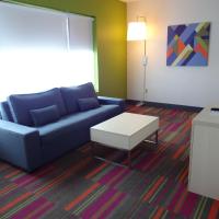 Сьюит (Two-Bedroom Executive King Suite - Non Smoking) отеля Holiday Inn Express-International Drive, an IHG Hotel, Орландо