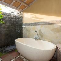 Двухместный (Номер Делюкс «Деревянный» с бесплатными привилегиями) парк-отеля Uma D'Mas Villa, Убуд