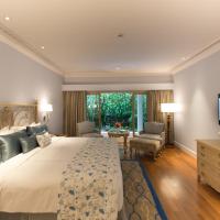 Сьюит (Grande Luxury Suite 1 Bedroom Garden View King Bed) курортного отеля Taj West End, Бангалор