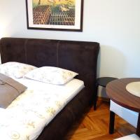 Двухместный (Улучшенный номер с кроватью размера «king-size») гостевого дома Villa Quantum Beograd, Белград