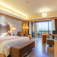 Двухместный (Номер бизнес-класса с кроватью размера «king-size» или 2 отдельными кроватями, видом на сад) отеля Your World International Conference Centre, Иу