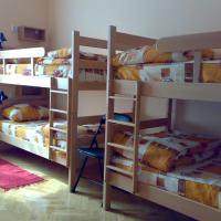 Номер (Односпальная кровать в общем номере с 6 кроватями) хостела Hostel M, Белград