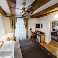 Четырехместный (Четырехместный номер) отеля Archibald At the Charles Bridge, Прага