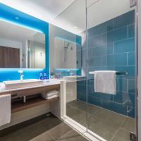 Двухместный (Стандартный номер с кроватью размера «king-size» – Для некурящих) отеля Holiday Inn Express Beijing Shijingshan Lakeview, Пекин