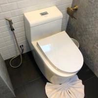 Двухместный (Улучшенный двухместный номер с 1 кроватью) отеля Peranakan House, Пхукет