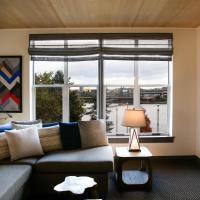 Сьюит (Mount Hood Suite) отеля Kimpton Riverplace Hotel, an IHG Hotel, Портленд