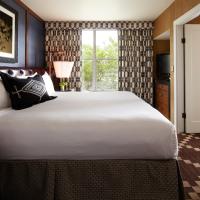 Сьюит (Courtyard Executive King Suite) отеля Kimpton Riverplace Hotel, an IHG Hotel, Портленд