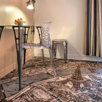 Сьюит (Полулюкс) отеля Hotel Alpha Paris Tour Eiffel by Patrick Hayat, Париж