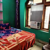 Двухместный (Двухместный номер Делюкс с 1 кроватью (для 2 взрослых и 1 ребенка)) гостевого дома Kashi Annapurna Paying Guesthouse, Варанаси