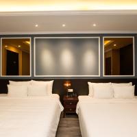 Семейный (Семейный номер Делюкс) отеля Dragon Pearl Hotel, Ханой