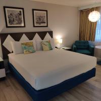 Двухместный (Номер с кроватью размера «king-size» и видом на бассейн) отеля Kings Inn, Сан-Диего